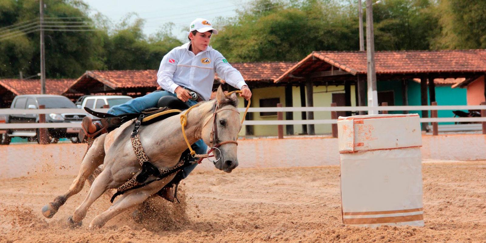 Quartistas criam Associação Nacional de Tambor e Baliza Quartistas criam Associação Nacional de Tambor e Baliza